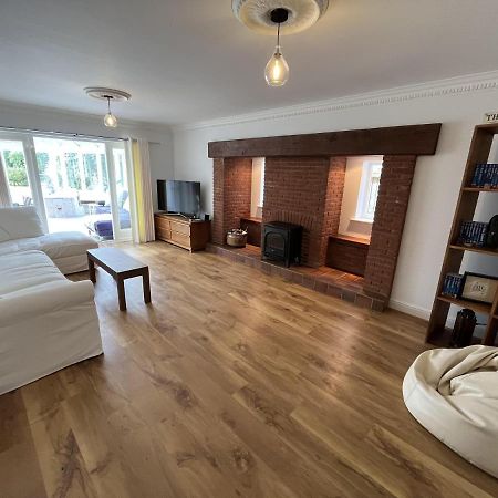 5 Bedroom 4 Bathroom Gym Playroom Country Home ليمينغتون المظهر الخارجي الصورة