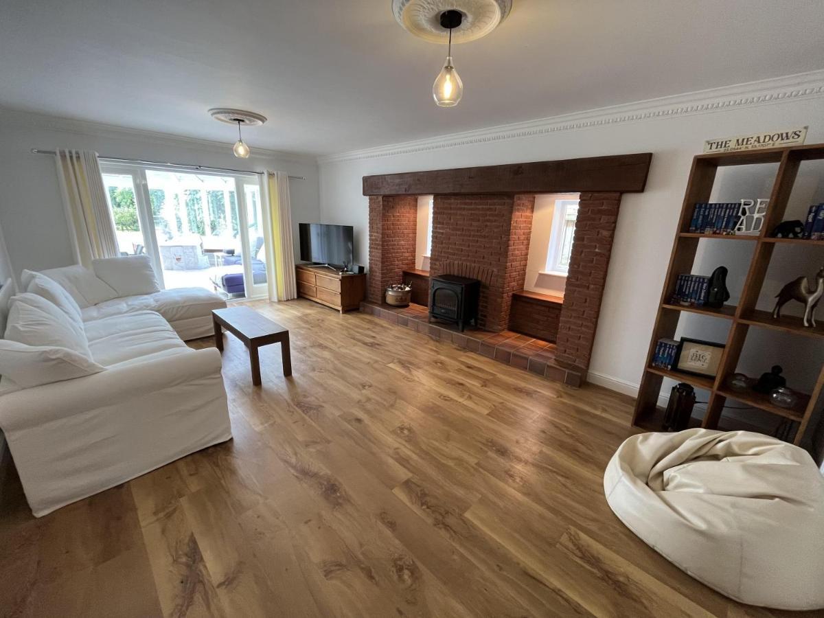 5 Bedroom 4 Bathroom Gym Playroom Country Home ليمينغتون المظهر الخارجي الصورة